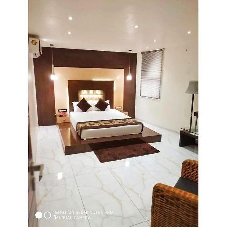 Hotel The Royal, Sehore 외부 사진